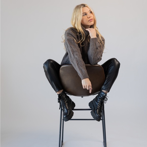 Merino wool sweater. Warm winter knit wear. Brown. Size L - Picture 10 of 16